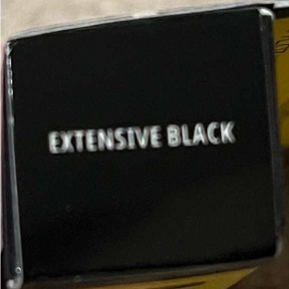 MAC MASCARA MINI MAGIC EXTENSION - Extensive Black. NEW! - Picture 4 of 4